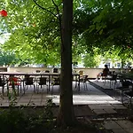 Hummel - Historische Stadtvilla Mit Garten Hostal *