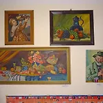 Hummel - Historische Stadtvilla Mit Garten Hostal