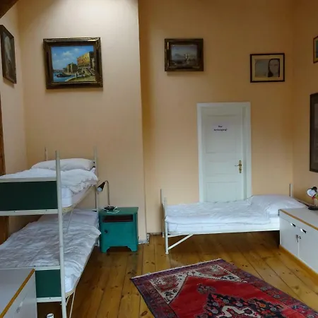 Hostel Hummel - Historische Stadtvilla Mit Garten