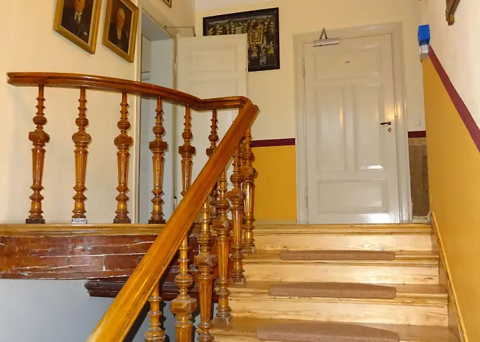 Hummel - Historische Stadtvilla Mit Garten Hostel