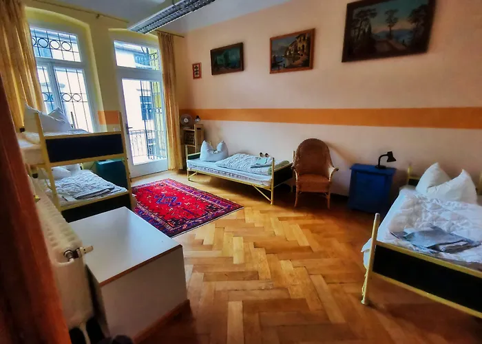 Hummel - Historische Stadtvilla Mit Garten Hostel *