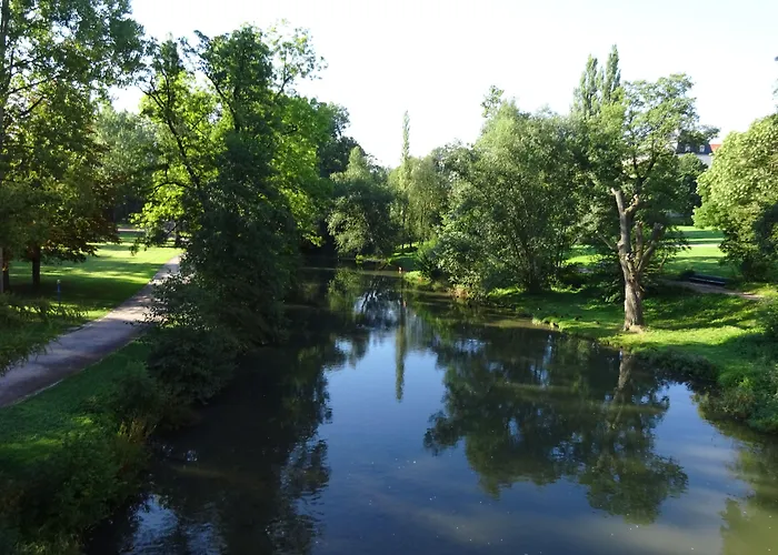 Hummel - Historische Stadtvilla Mit Garten Vandrarhem *